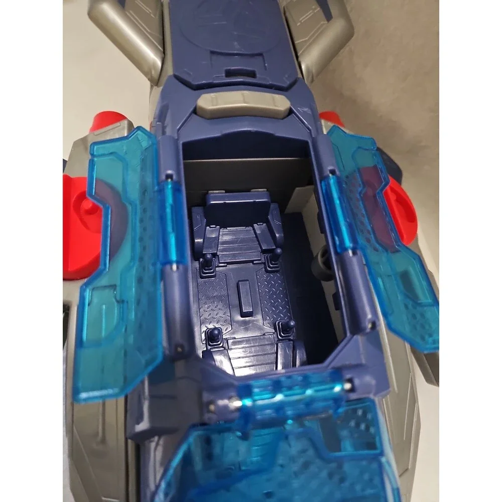 Mattel 2013 DC Comics Justice League Space Ship Model